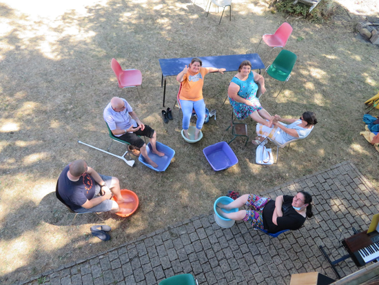 Bains de pieds et massages de pieds, bienvenus sous la canicule !